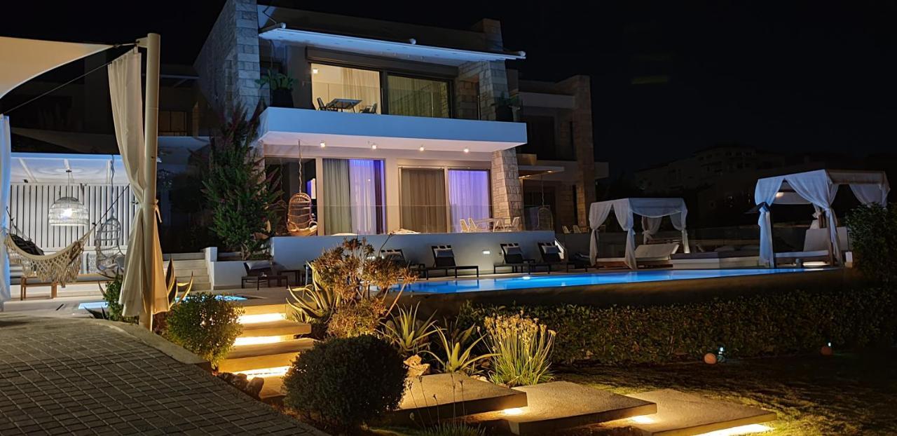 העיירה רתימנו Made Of Blue Luxury Suites Collection מראה חיצוני תמונה