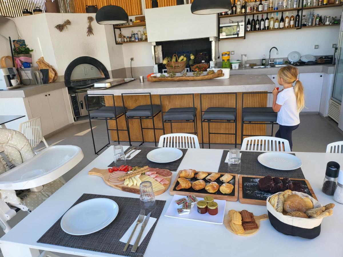 העיירה רתימנו Made Of Blue Luxury Suites Collection מראה חיצוני תמונה