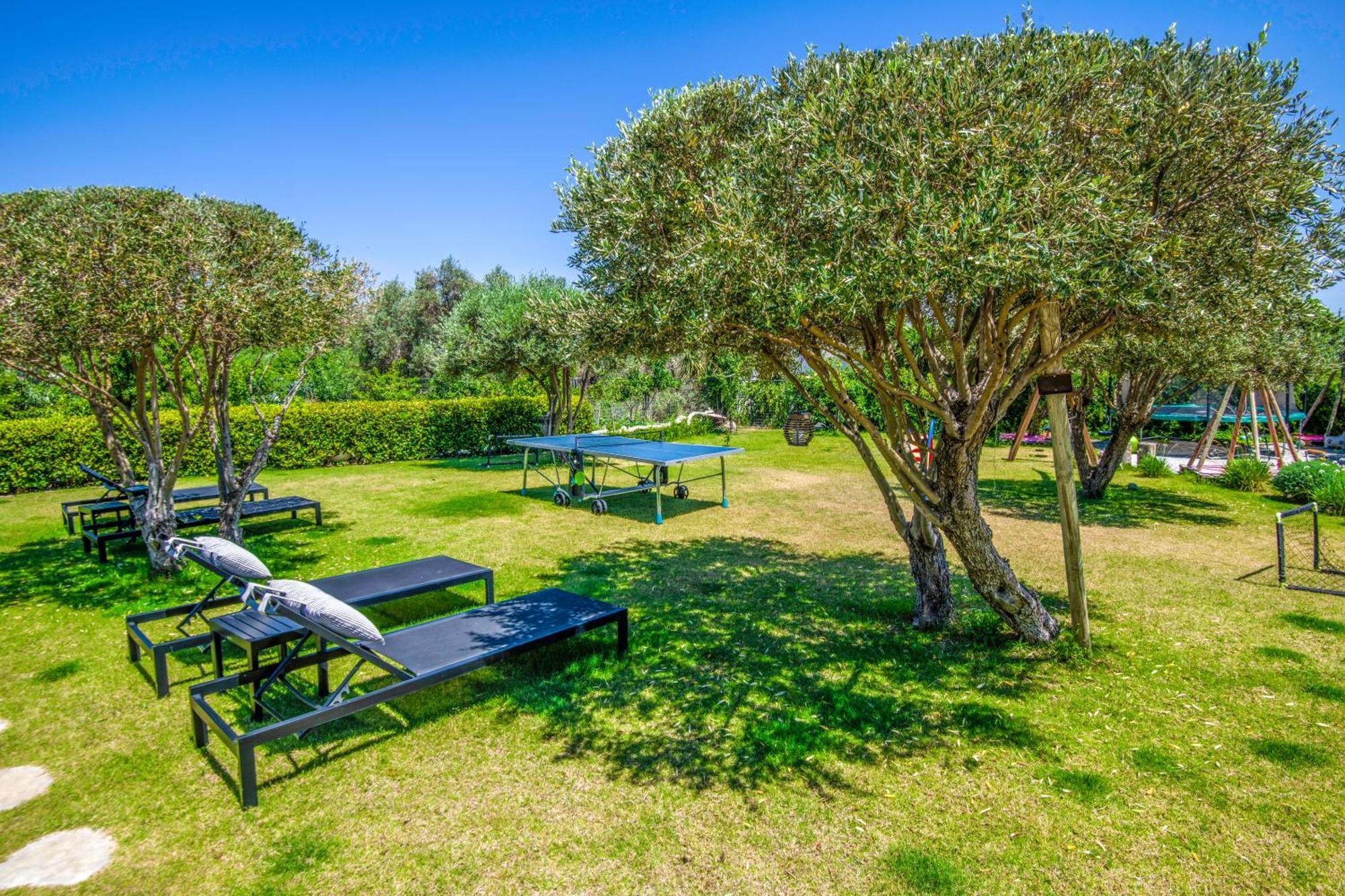 העיירה רתימנו Made Of Blue Luxury Suites Collection מראה חיצוני תמונה