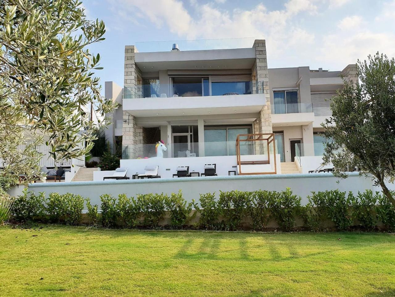 העיירה רתימנו Made Of Blue Luxury Suites Collection מראה חיצוני תמונה
